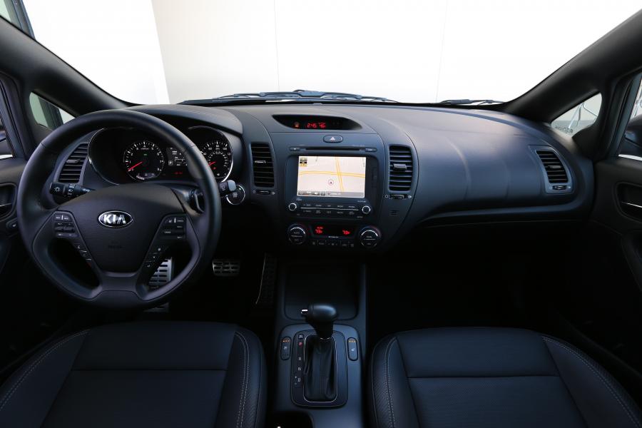  Kia Forte 2013 года  (фото 15 из 62)